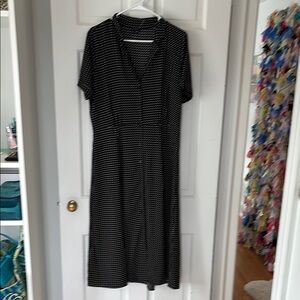 Ann Taylor Black and White Patterned Midi Dress 10